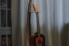 Stand-Guitar_016